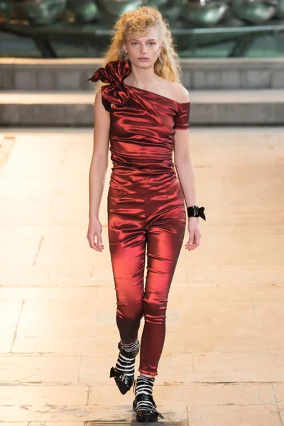 Look 38